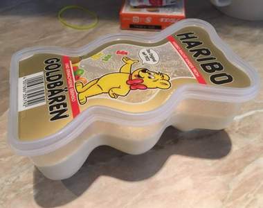 《小熊軟糖容器做布丁的結果》期待的小熊布丁沒想到卻變成可怕的惡魔...