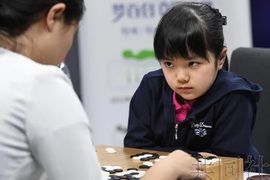 年僅10歲《職業棋士仲邑菫》她的冰霜之瞪連外國網友都折服 年僅10歲《職業棋士仲邑菫》她的冰霜之瞪連外國網友都折服