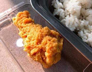 以假亂真的《炸雞手機殼》半夜千萬別看自己的手機會嘴饞想吃阿w