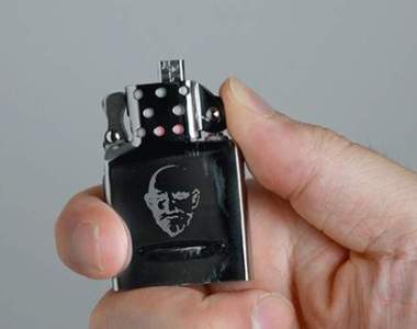 喀~喀~帥一下《打火機風行動電源》每個大叔的心中都有一個Zippo