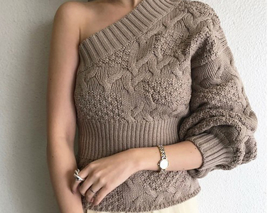 《追求流行的悲劇》性感的單肩上衣，走錯一步就變原始人（淚）