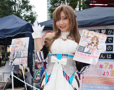 《二連擊媽媽膝枕活動》外國人觀光客看入迷 深刻體驗日本宅宅文化的厲害……