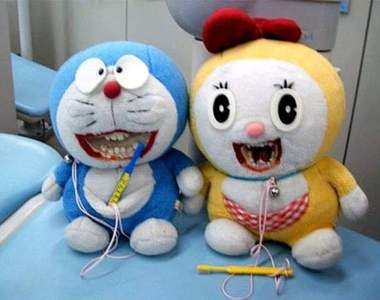 讓人毛毛的《假牙玩偶》萌萌玩偶裝上假牙後莫名可怕阿......