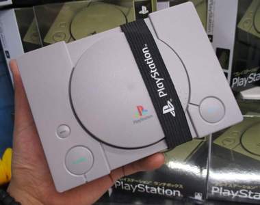 7年級生的共同回憶《PS便當盒》那個開機聲我到現在都還記得