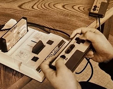 《紅白機收錄社會課本》改版照片錯誤百出被吐槽 教科書編輯沒玩過紅白機?