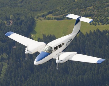 《用飛機寫"我好無聊"》男人不管幾歲無聊就開始畫ㄐㄐ......