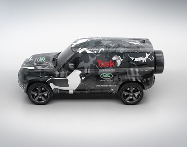 守護非洲野生動物 《Land Rover Defender》原型車前往肯亞支援動保組織