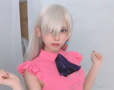 小露肚臍❤《えなこcos七大罪》美美扮演伊麗莎白、黛安娜人氣女角
