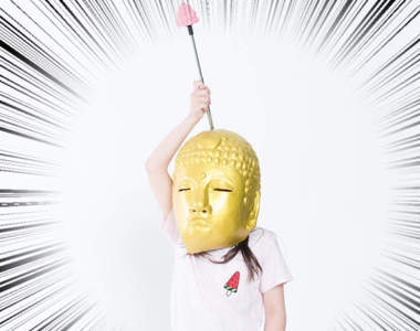 《分不清主體的網購商品圖》於是我開始懷疑加入大佛頭套才是穿搭正解...(誤)