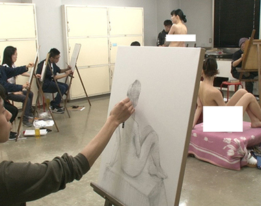 《裸體模特兒的世界》被畫可以找到活著的感覺？畫家忙著動筆才不會性幻想……