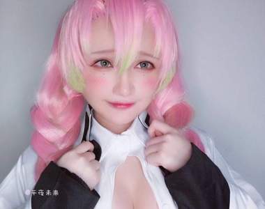 鬼滅之刃cos《甘露寺蜜璃》有戀柱加禰豆子這篇看了絕對不虧(☆∀☆)
