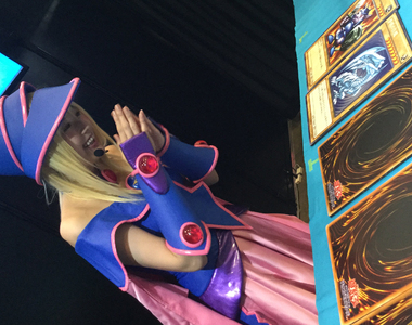 《遊戲王COSPLAY超吸睛》與大姐姐玩巨大遊戲王 贏了黑暗遊戲可不可以嘿嘿嘿……