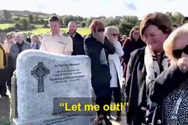 葬禮時棺材傳來敲擊聲「放我出去,有人聽得到嗎?」結果現場所有人都笑了... 葬禮時棺材傳來敲擊聲「放我出去,有人聽得到嗎?」結果現場所有人都笑了...