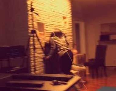 《VR初體驗》遊戲中手榴彈沒丟好嚇到逃走的結果(`･ω･´)9