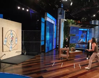 傑森摩莫亞正夯《水行俠為慈善丟斧頭》只花了45秒就賺快100萬