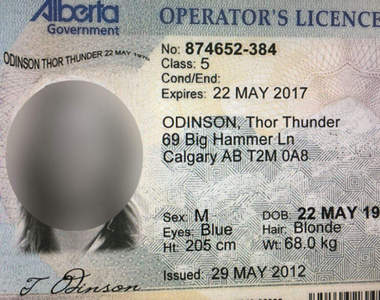 有人《冒充雷神身份買大麻》索爾表示：哥不需要靠這個啦