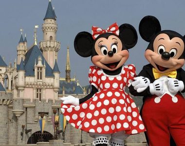 《沒有小孩不能去迪士尼樂園?》媽媽抱怨沒小孩情侶塞滿遊樂園PO文瘋傳