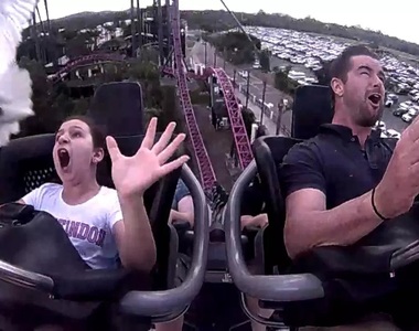 時速破百「雲霄飛車上遭遇鳥擊」這是什麼柯南裡會出現的殺人方式...