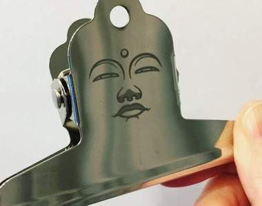 超衝擊《祥和大佛夾》佛系周邊讓你不管讀書辦公都可以很淡定