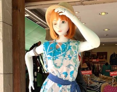 以為正妹結果是機器人《假人麻豆高坂ここな》這個很厲害要是普及將來商店街肯定不得了