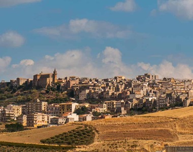  《西西里島房子一歐元》地中海海景第一排只要這個價∑(￣□￣;) ？