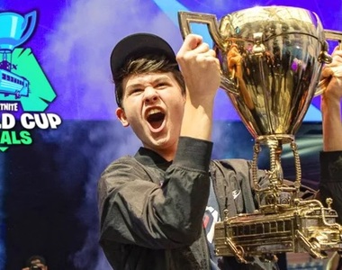 《16歲少年贏得9000萬電競獎金》家長：我再也不禁止小孩打電動了（真的？）