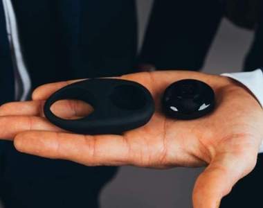 巨根就是你的直播架《可直播的情趣用品》連上WIFI就可以實況「過程」