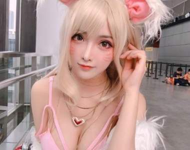 獸耳狂熱《性感妹子只是簡言》英雄聯盟cosplay辣個胸辣個腿色氣滿點❤