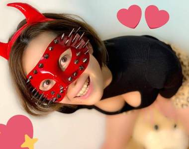 不穿內衣逛大街《nobraYouTuber》我非常努力的看那若隱若現的激凸