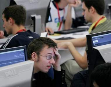 在辦公室玩遊戲不是第一名？《工作時最討厭被什麼打擾》第一名是人神共憤的行為阿...