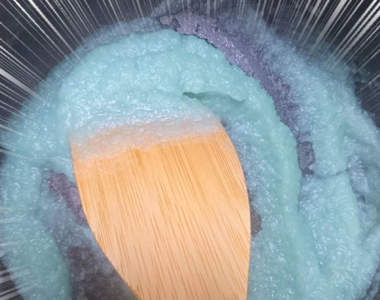 珍奇《料理中的化學反應》只是想做個洋蔥醬竟然變成這種顏色!?