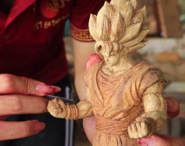 越南雕刻達人手做《七龍珠悟空木雕》從零到有師傅就在你眼前雕一尊出來~超強