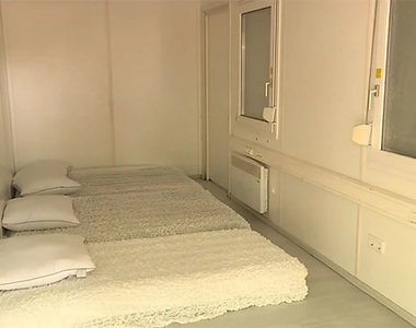 踩到地雷「乾淨的Airbnb房子」遊客到現場傻眼:這是一個貨櫃......