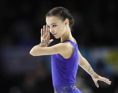 俄羅斯《15歲天才滑冰美少女》比賽中一秒換裝 完全無停頓完美表現驚豔粉絲