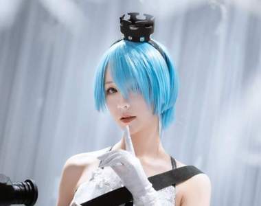 少女前線cos《Zas M21 白棋皇后》這麼可愛這可不是持槍雷姆喔