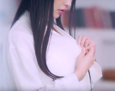 【有片】辣爆❤正妹聲優「上坂堇」《為什麼老師會在這裡！？》動畫主題曲MV超性感公開