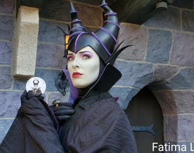 迪士尼樂園的《黑魔女梅菲瑟》對安潔莉納裘莉「黑魔女」評價好像不怎麼高w