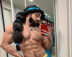 產地澳洲《肉男版茉莉公主》賈方表示阿拉丁這次我讓給你，不用謝我XD