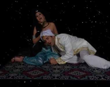 這一次老司機到空中開車《AV版阿拉丁》登場 魔毯搖身一變變成性愛飛毯w