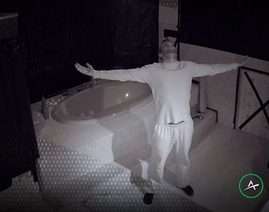 牌手打賭《斷網黑暗中關30天》結果輸掉的 不是被關起來那個...