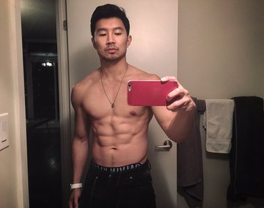 《上氣》演員「劉思慕」被嫌醜？他高EQ回應：嘿Siri我真的很醜嗎？