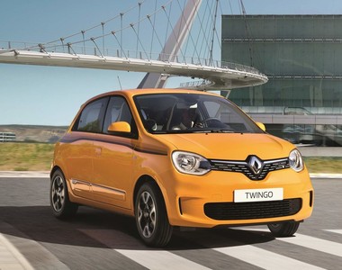 小改款《Renault Twingo》法系小可愛變臉上陣更有型