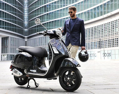 精巧型黃牌速克達 全新《Vespa GTS 300 Super Tech/Super Sport》預購展開