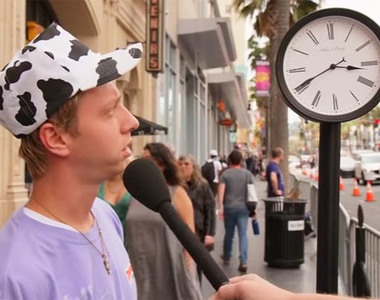 《真的有人不會看時鐘?》脫口秀實際驗證的結果......是真的...