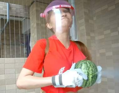 美女工程師製作《爆乳高壓噴射機》想用臉埋胸的變態就等著被爆頭吧