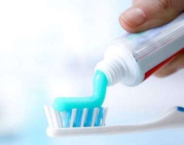 《從擠牙膏位置看個性》朋友多的人都是從哪裡擠牙膏的呢?