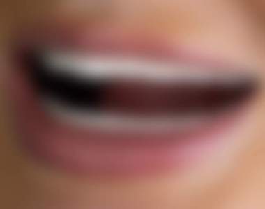 【閱覽注意】讓人不安的《牙齒廣告》雖然牙齒很白很整齊卻哪裡怪怪的...