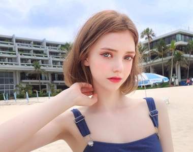超完美《德國正妹Chloe》毫無現實性可言的精緻長相原來真實存在...