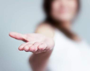 個性測驗《把手伸出來》從伸手的方式看個性會發現原來你...