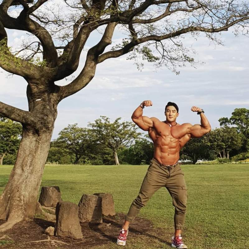 非P圖《韓國最強肌肉男》日本網友吐槽：每張照片都像失敗的合成照ww - 圖片4